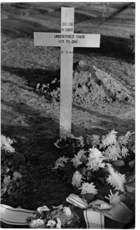 Grave of Unknown Sailor ML916 unidentified graveyard.jpg