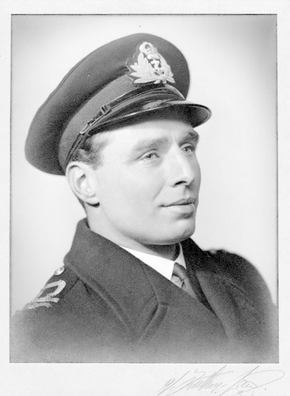 MAC PORTRAIT 1943.jpg