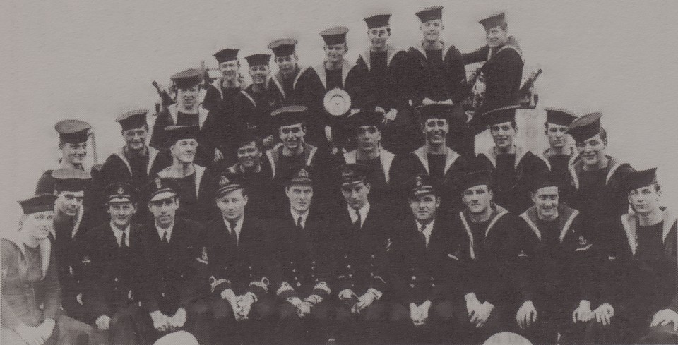 Crew of MTB 696.jpg