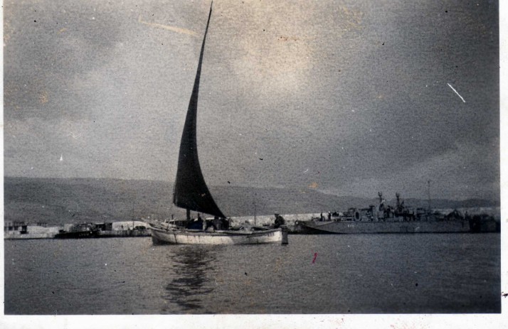 Manfredonia - fishing vessel with MTB 670 in background.jpg