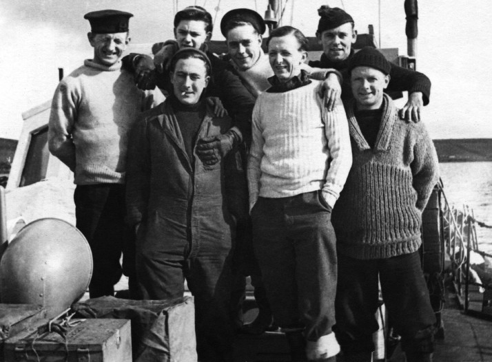 crew-of-ml-231-in-scapa-flow.jpg