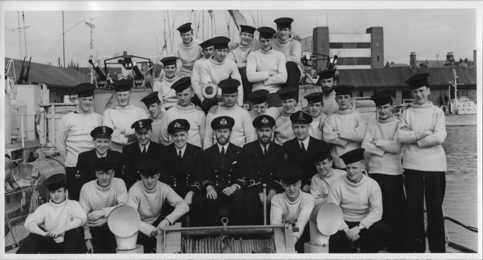 crew-of-mtb-769-at-hms-mantis-lowestoft.jpg